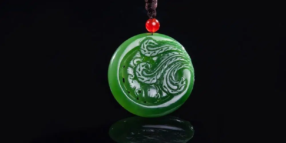 offrir un bijou fait avec des pierres de Jade